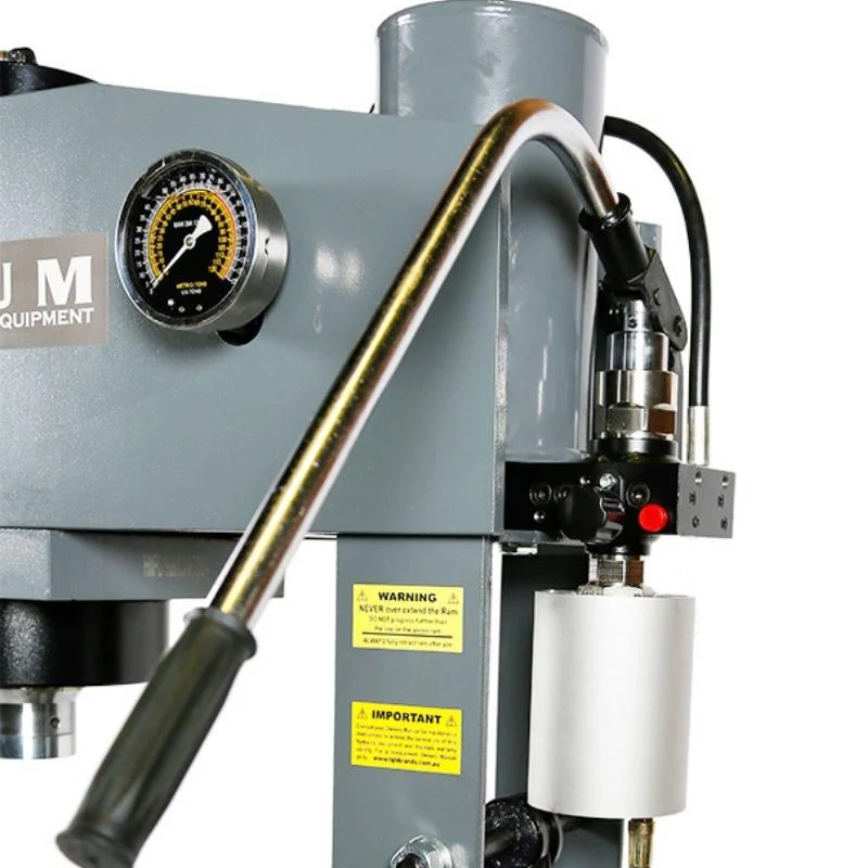 BORUM Air/Hydraulic Press 75T Rated - Image 2
